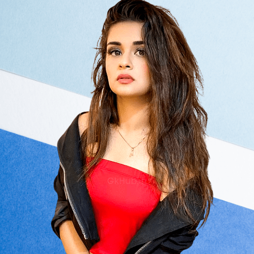 avneet kaur height