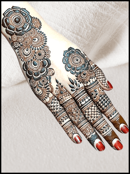 back hand mehndi design