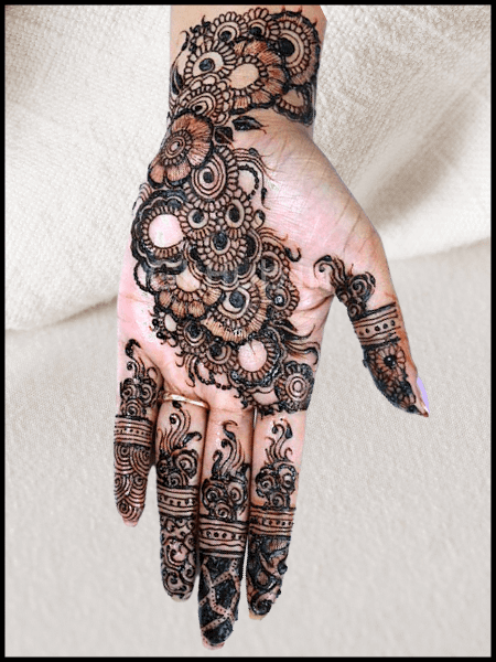 front hand mehndi design