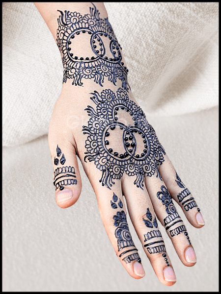 mehndi design simple back hand