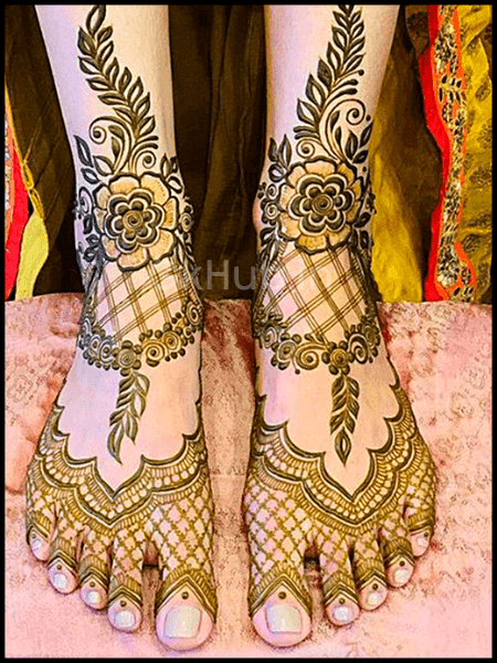 modern foot mehndi design