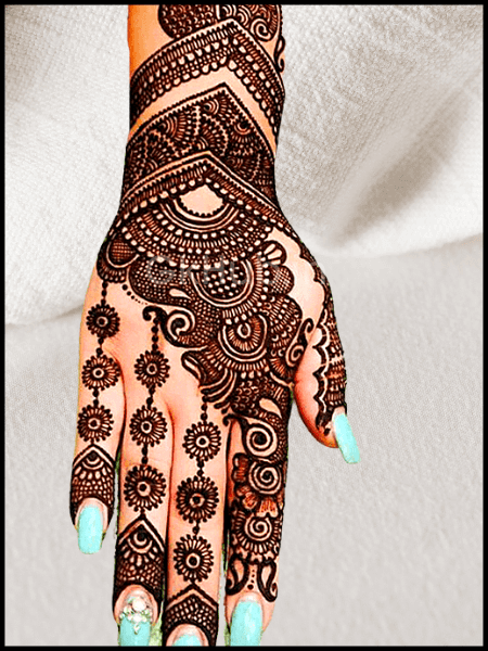 simple mehndi design back hand
