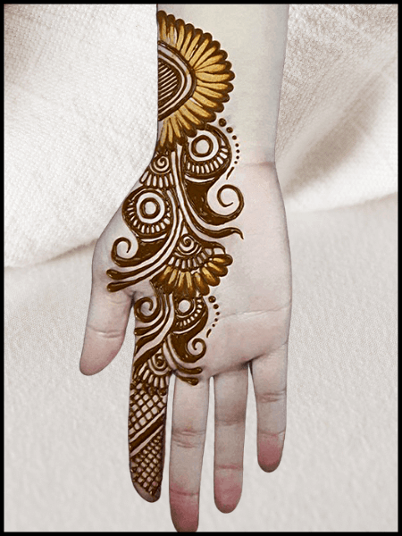 stylish front hand mehndi design